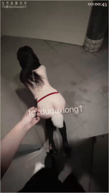 ✨频道新晋淫荡小母狗「面包熊」和哥哥线下约会vlog，哥哥说屁屁是天下第一肥美，被主人当成小狗露出，骚母狗公厕漏出被农民工内射2V